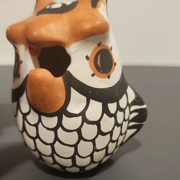 ACOMA POTTERY Handcrafted Ceramic Owl Figurine Signed - Picture 7 of 7